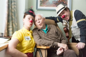 Rosie Frankie Hopital sainte-anne la belle visite aîné monsieur