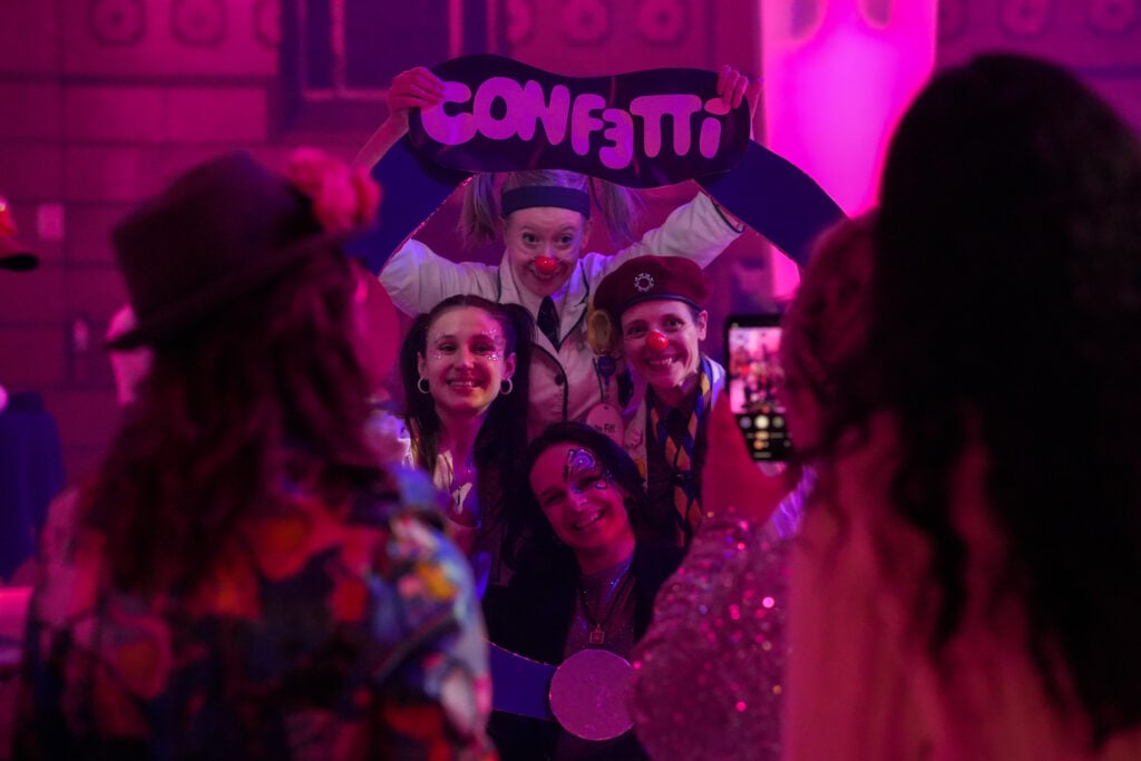 juliette histoire témoignage clowns thérapeutiques tétraplégique adolescente chu sainte-justine CONFETTI