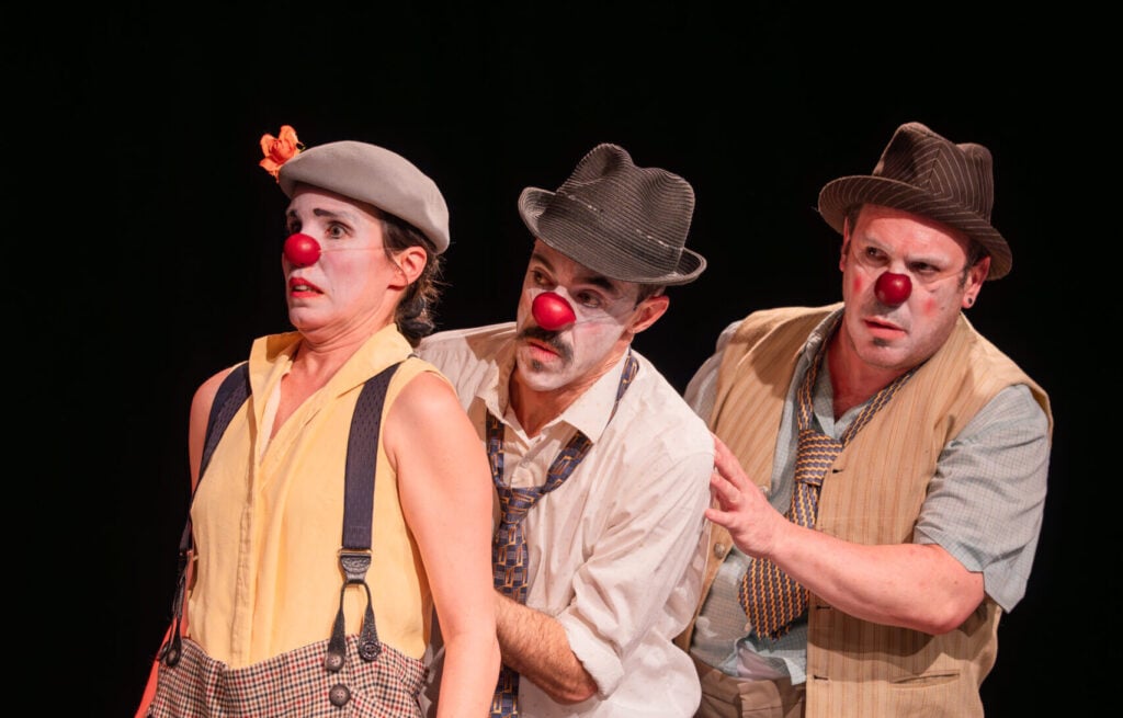 spectacle clown toujours artistes théâtre
